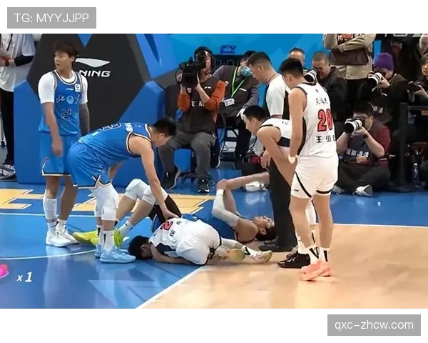 徐杰膝盖受伤退场 广东后卫线轮换受影响
